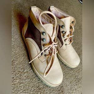 UGG short boots